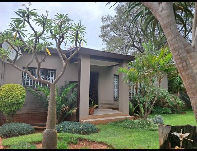 3 BEDROOM HOUSE FOR SALE IN THE ORCHARDS